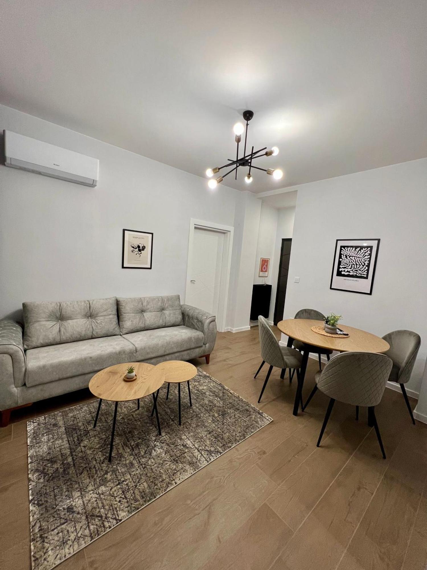 Vanquish Central Apartment Varna Exteriér fotografie